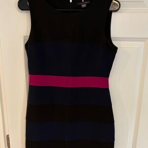Classic Tommy Hilfiger bodycon – flattering fit ❤️